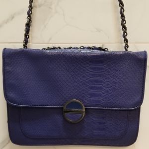 Kirna Zabete Shoulder